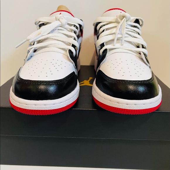 Nike Air Jordan 1 Low Retro 5.5 Youth or 7 Women - Picture 8 of 8